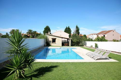 Casa Rural Con Piscina Vi�a De Millan