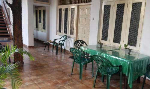 Hostal Hotel 100