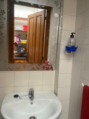 Apartamento Turistico En Alicante, By Adoorable