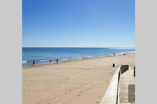 Terreta Piscina Y Playa