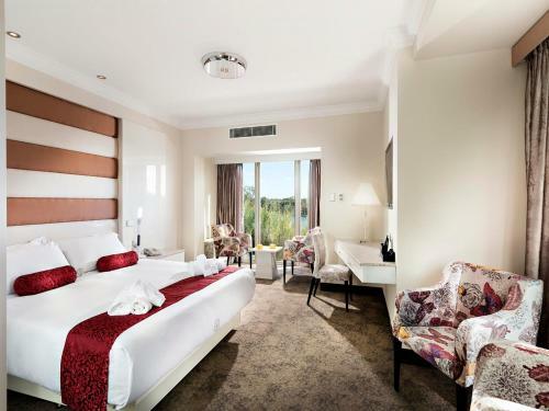 International On The Water Hotel