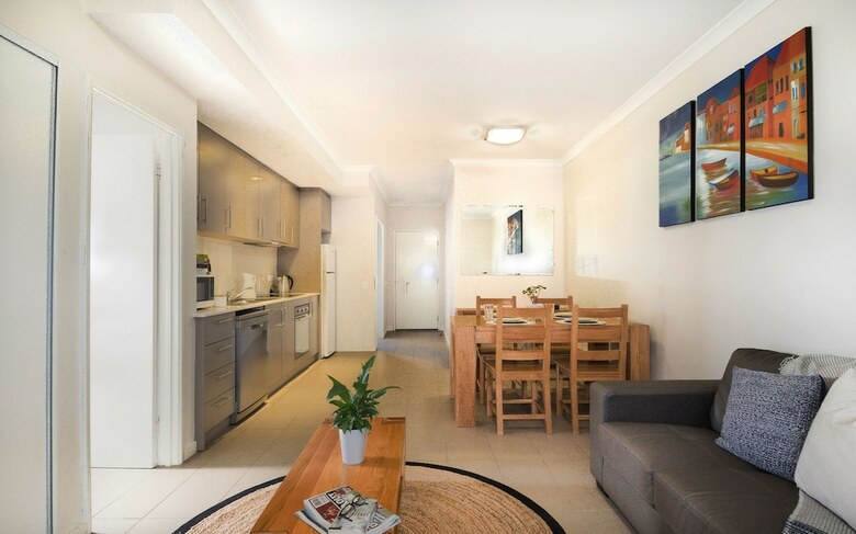 Aparthotel Airport Apartments By Aurum