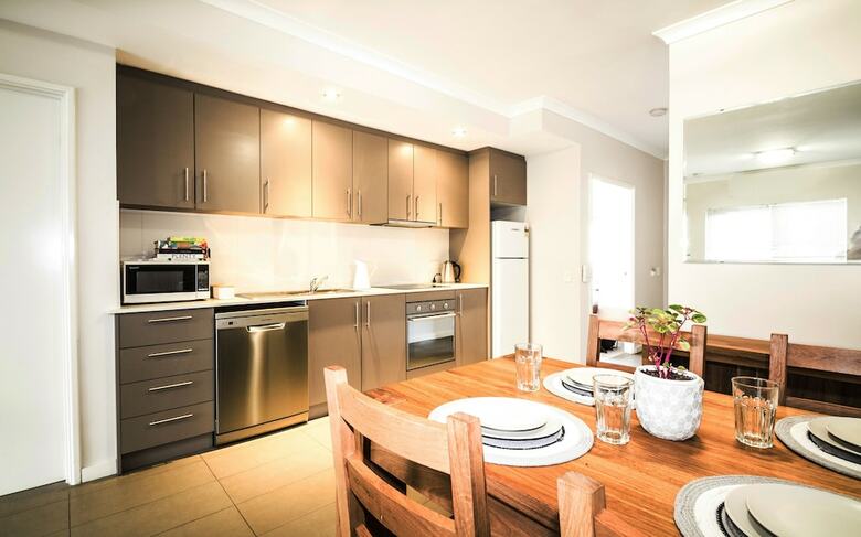 Aparthotel Airport Apartments By Aurum