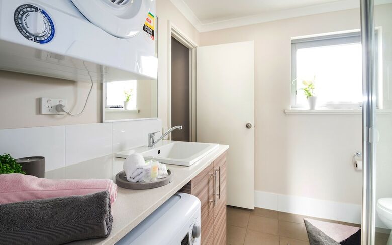 Aparthotel Airport Apartments By Aurum