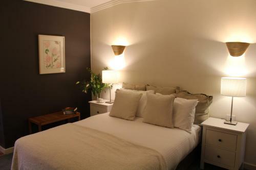 Hostal Elfin Hill Country Accommodation