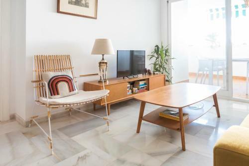 Beautiful Apartment With Terrace Near The Beach