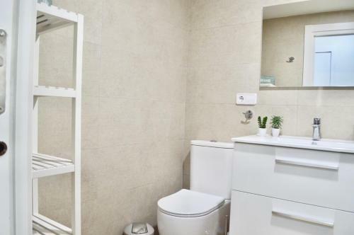 Apartamento Adriana. C�ntrico, A 50m De La Playa.