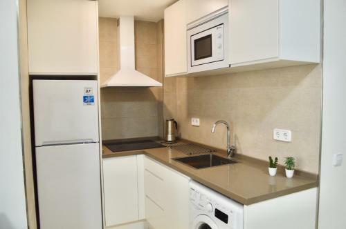 Apartamento Adriana. C�ntrico, A 50m De La Playa.