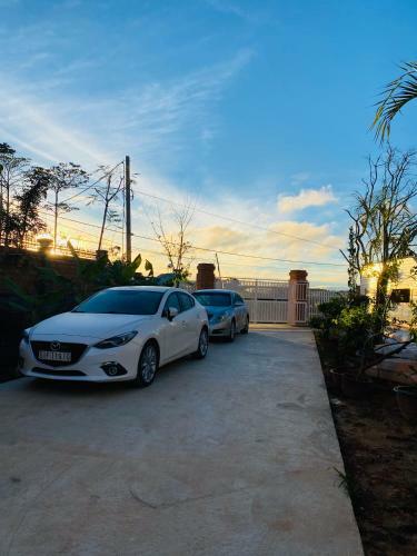 Apartamento C?n Nh� M�u T�m