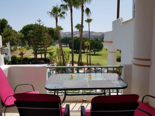 Jacuzzi Golf Pools Spa Gym Restaurants Wifi Tennis