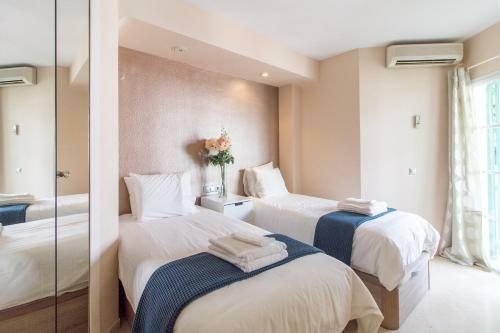 Jacuzzi Golf Pools Spa Gym Restaurants Wifi Tennis