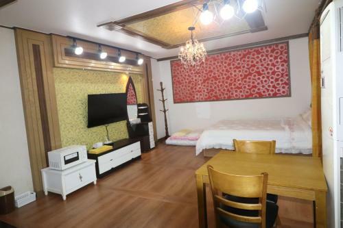 Gyeongju Raspberry Pension