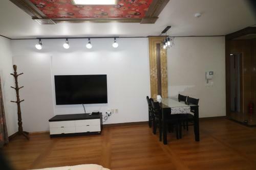 Gyeongju Raspberry Pension