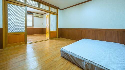 Songrim Hanok Pension