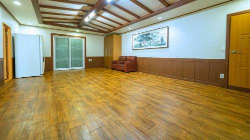 Songrim Hanok Pension