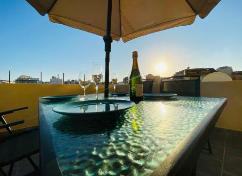 Fresh And Modern Delux Apartment In 1 Min From The Beach!