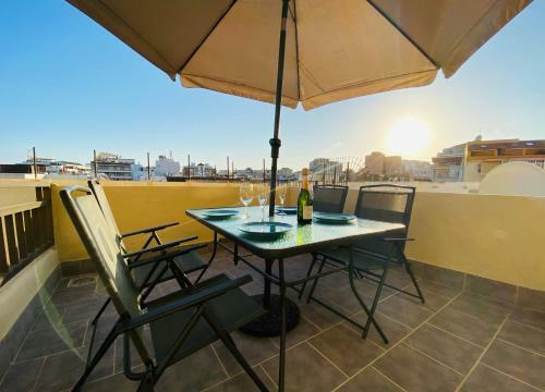 Fresh And Modern Delux Apartment In 1 Min From The Beach!