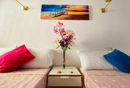 Fresh And Modern Delux Apartment In 1 Min From The Beach!