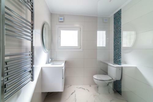 Top Renovated Villa With Sea-view And Heated Pool