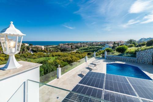 Top Renovated Villa With Sea-view And Heated Pool