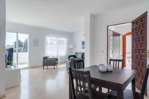 049 - Modern & Spacious Holiday Villa With Private Pool