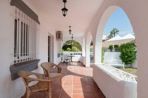 049 - Modern & Spacious Holiday Villa With Private Pool