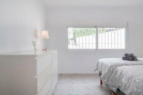 049 - Modern & Spacious Holiday Villa With Private Pool