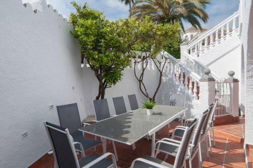 049 - Modern & Spacious Holiday Villa With Private Pool