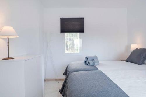 049 - Modern & Spacious Holiday Villa With Private Pool