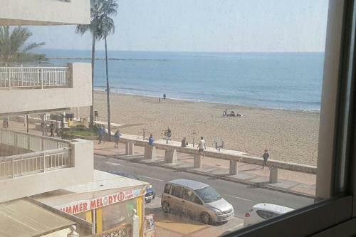 Apartamento Beachfront With Sea Views And Pool