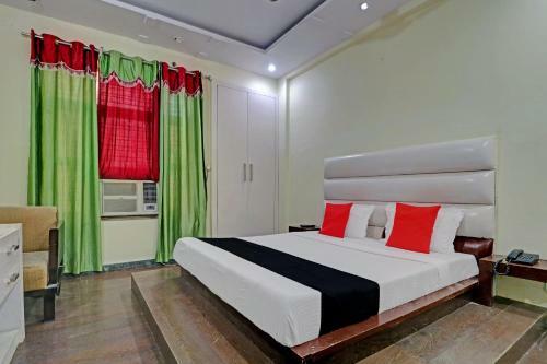Capital O 81756 Hotel Nancy Paradise