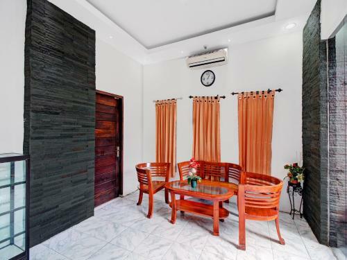 Oyo 90672 Balakosa Hotel