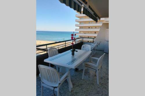 Apartamento En Urbanizaci�n Primera L�nea de Playa