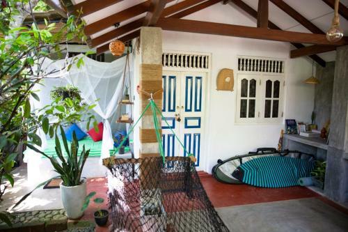 Sand Dollar House, Hiriketiya