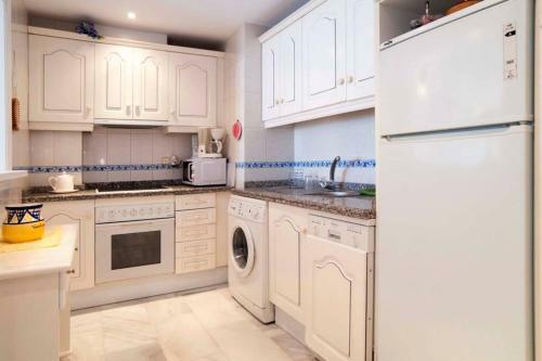 Apartamento Fuengirola , Beach, Centre ,balcony With Seaview, For 4 Persons