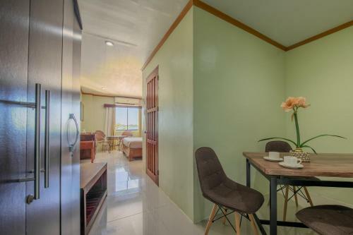 Rawis Resort Hotel And Restaurant