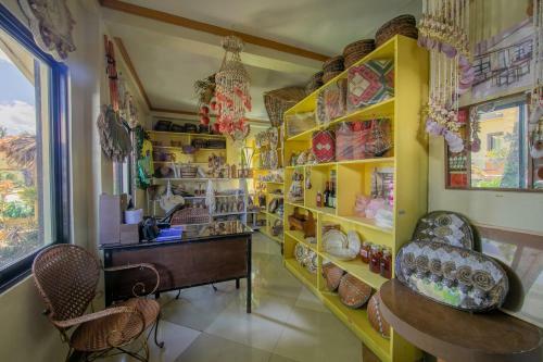Rawis Resort Hotel And Restaurant
