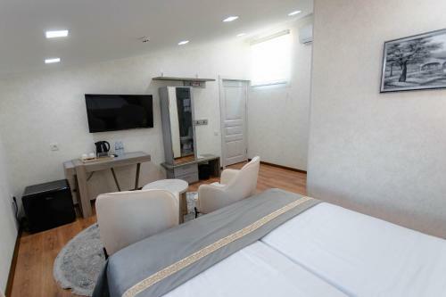Bed & Breakfast Registon Saroy Hotel