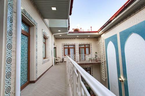 Bed & Breakfast Registon Saroy Hotel