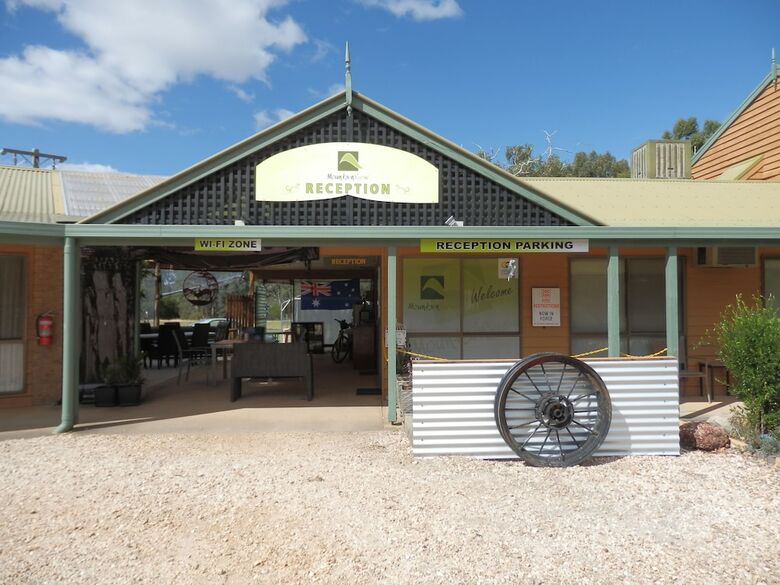 Mountain View Motor Inn & Holiday Lodges