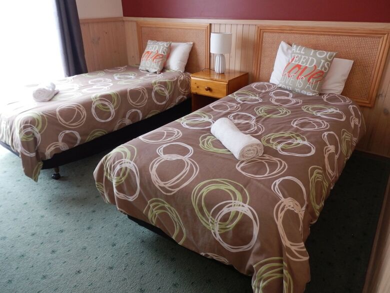 Mountain View Motor Inn & Holiday Lodges