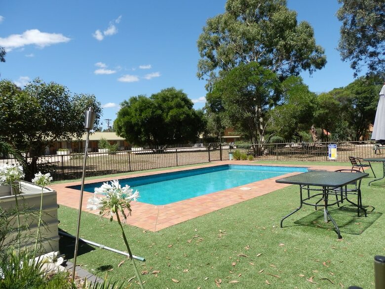 Mountain View Motor Inn & Holiday Lodges