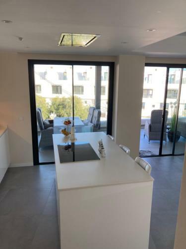 The View Luxury Vacation Apartment 4