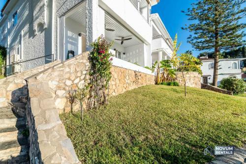 Apartamento Stunning 4-bdrm Townhouse With Sea Views
