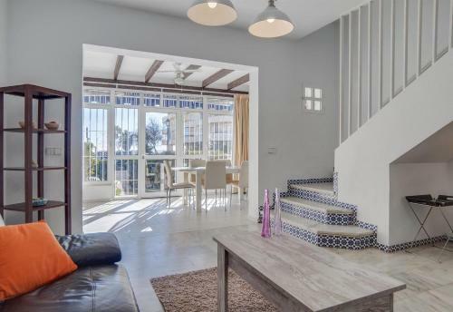 Lovely Townhouse Next To The Beach