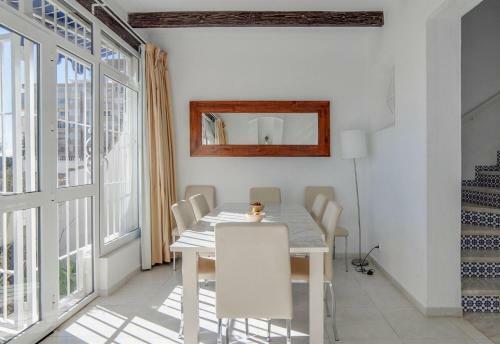 Lovely Townhouse Next To The Beach