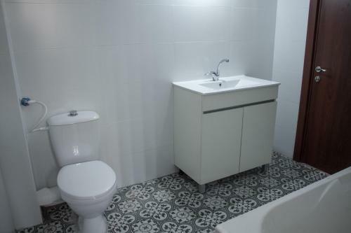 Beautiful 2 Bedroom Garden Apartment