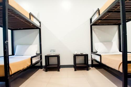 Bed & Breakfast Seasons Hotel Sablayan