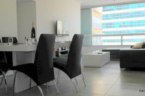 Apartamento Modern & Luxury Apt Steps To The Beach In Bat Yam