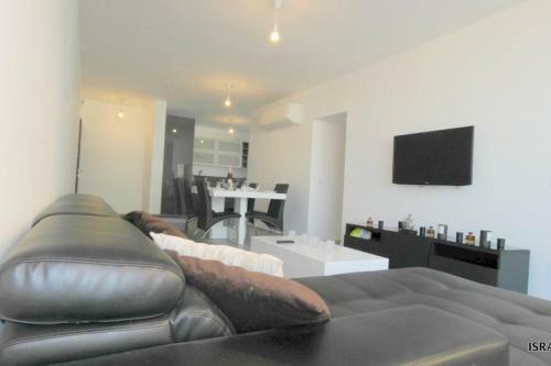 Apartamento Modern & Luxury Apt Steps To The Beach In Bat Yam